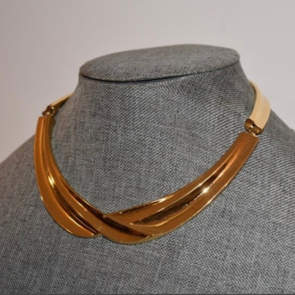 Vintage gold tone Napier choker necklace 10" - Picture 2 of 3